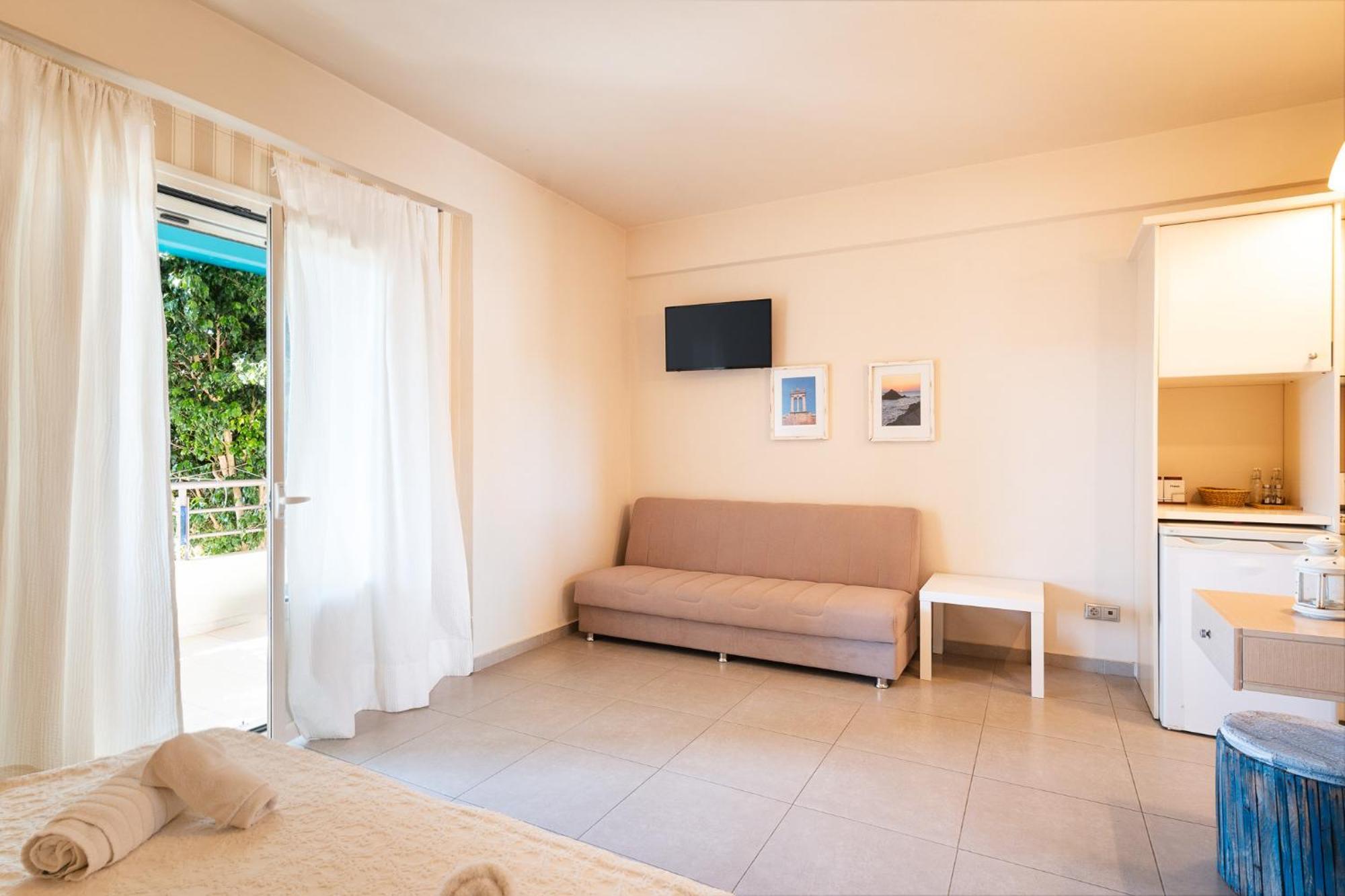 Sun George Aparthotel Finikounta Exterior photo